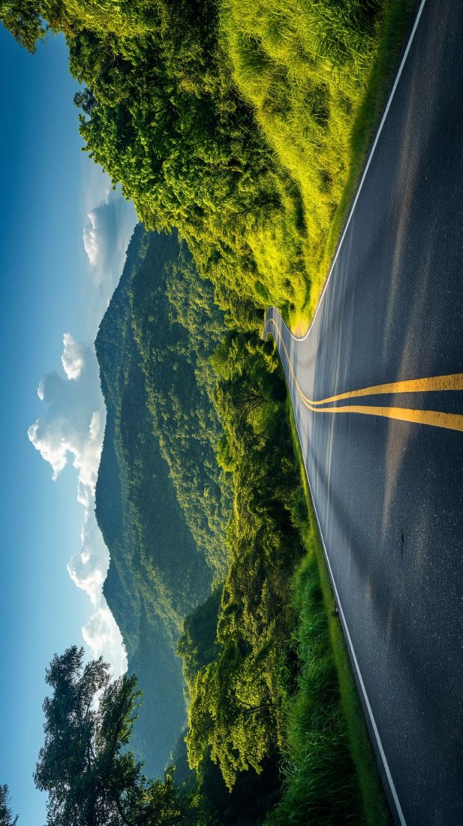 Peaceful Mountain Getaway: Free Wallpaper Download