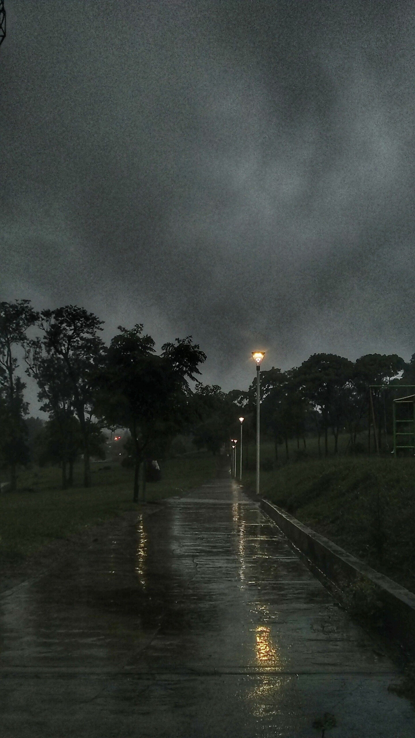 Rainy Day Inspiration: 25 Cozy Ideas to Brighten Up Your Stay-Inside Days